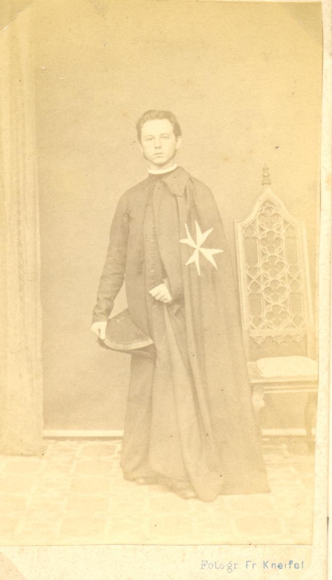 Člen řádu johanitů ve stejnokroji