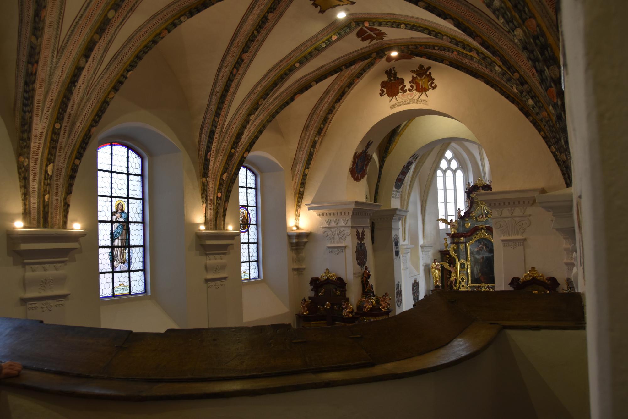 2x2 Interiér kostela 