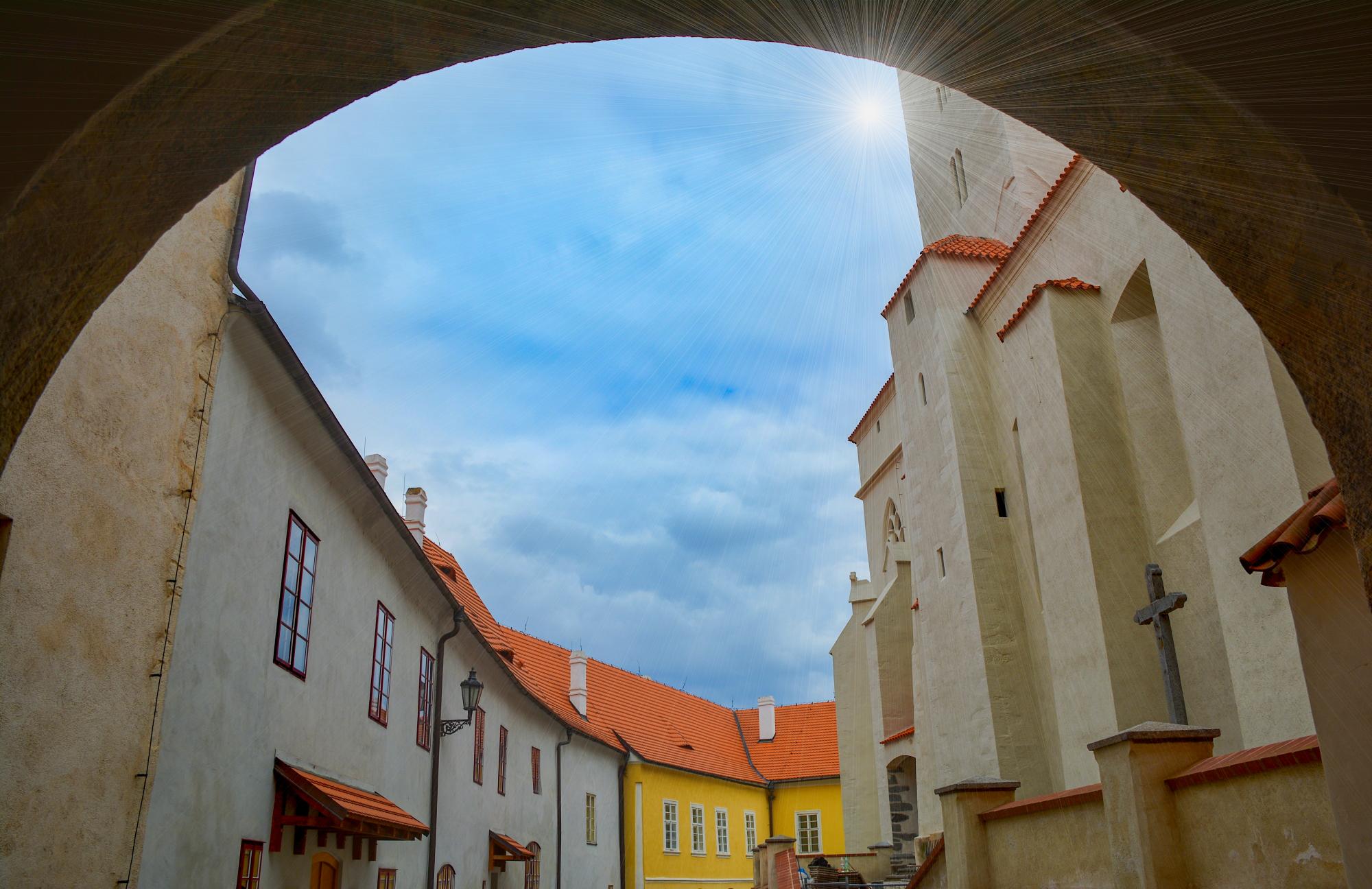 1. hradní nádvoří 